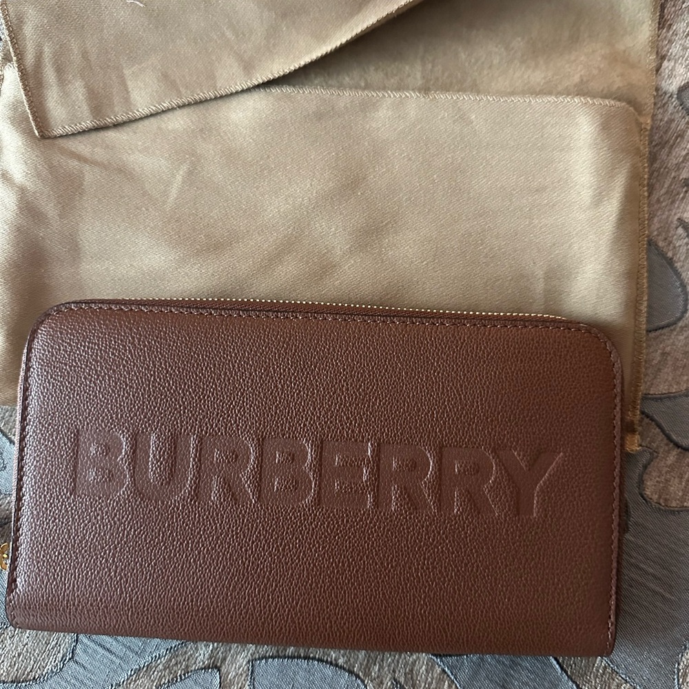 Burberry wallet new without tags